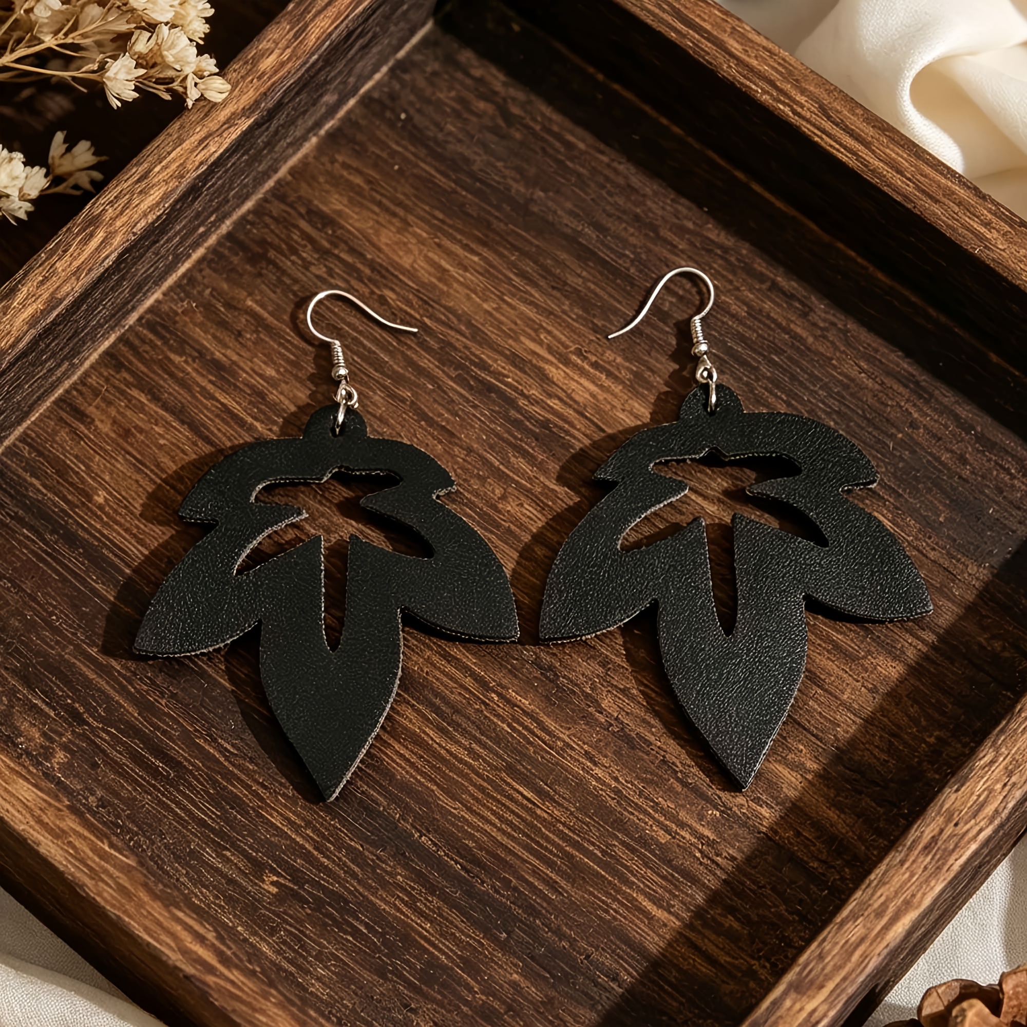 Women's Unique Leaf-shaped Openwork Earrings, Lightweight Accessory